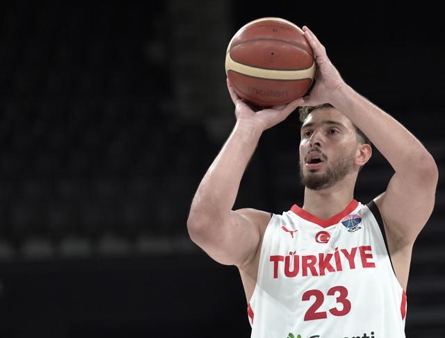 土耳其男篮主帅花式赞申京 申京打出准三双KD偷着乐？